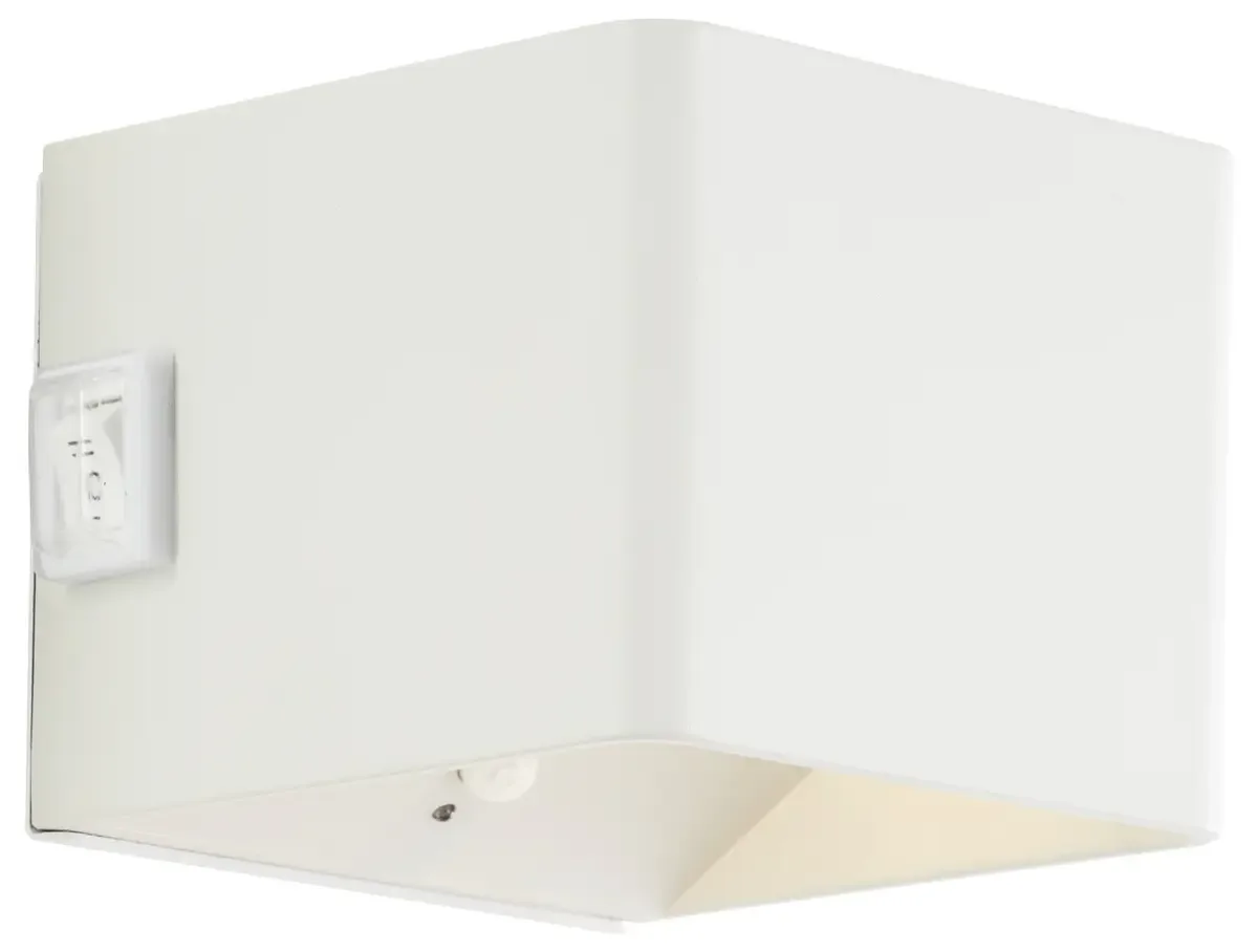 Iseo, laddningsbar vägglampa med batteri, trådlös, med rörelsesensor, IP44, LED 4W, 300 lumen, 3000K, med batteriindikator från Brilliant i Vit – produktbild 2 av 2