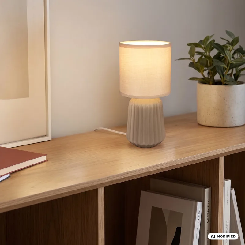Dora - Tafellamp slaapkamer - met stoffen kap & keramiek voet - bedlamp - tafellampje - Ø13cm x 27 cm de Briloner en Beige – photo produit