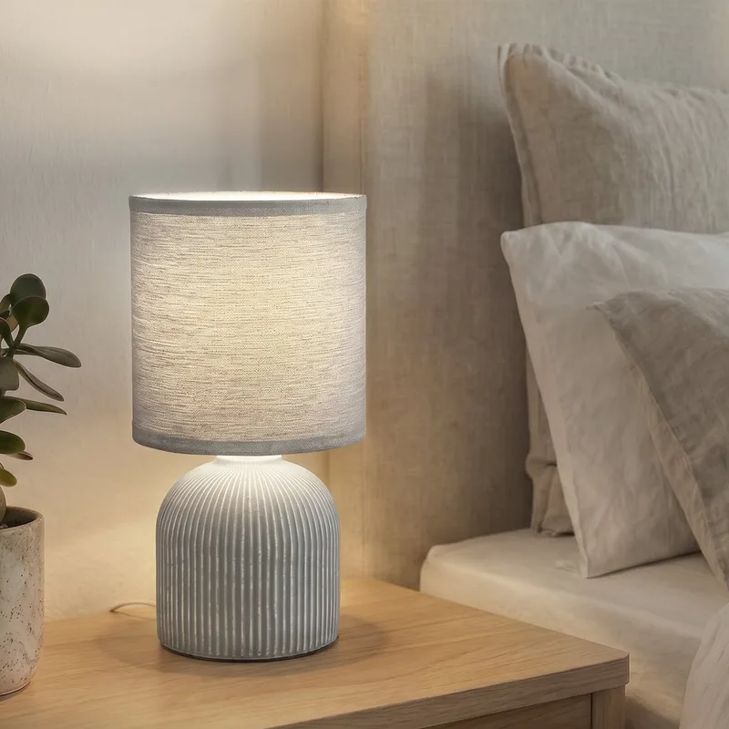 Ino - Tafellamp slaakamer - met stoffen kap & keramiek voet - bedlamp - tafellampje - Ø15cm x 28 cm de Briloner en Gris – photo produit
