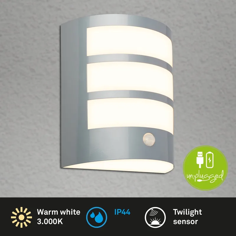Wandlamp oplaadbaar - buitenlamp met bewegingssensor - chroom - 18 x 15 x 7 cm by Briloner in Chrom-matt – product photo