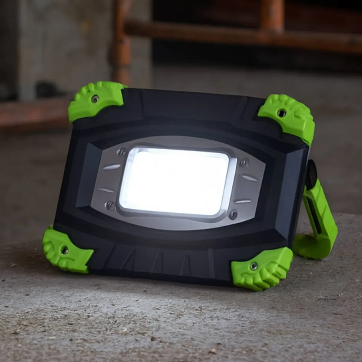 LED-accu-buitenspot 850947, zwart/groen, lengte 17 cm van FH Lighting in Zwart, Groen – productfoto