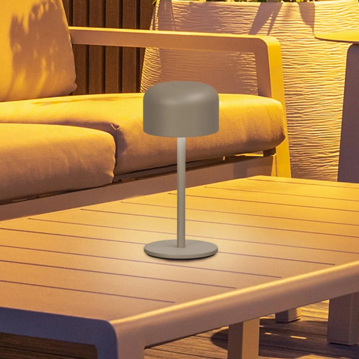 LED-batterij-tafellamp Finley Hoogte 22 cm Metaal, IP54 de FH Lighting en Grijsbruin – photo produit