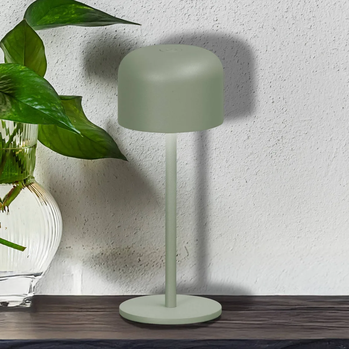 LED tafellamp Finley, Hoogte 22 cm Metaal, IP54 fra FH Lighting i Saliegroen – produktbillede