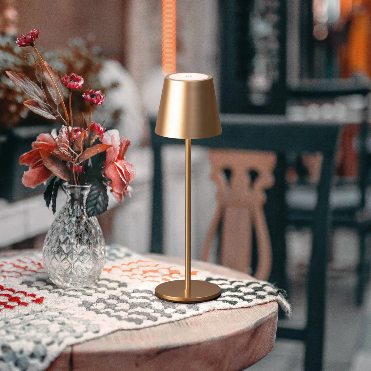 LED tafellamp op accu Viletto, IP54 fra FH Lighting i Koffiebruin – produktbillede