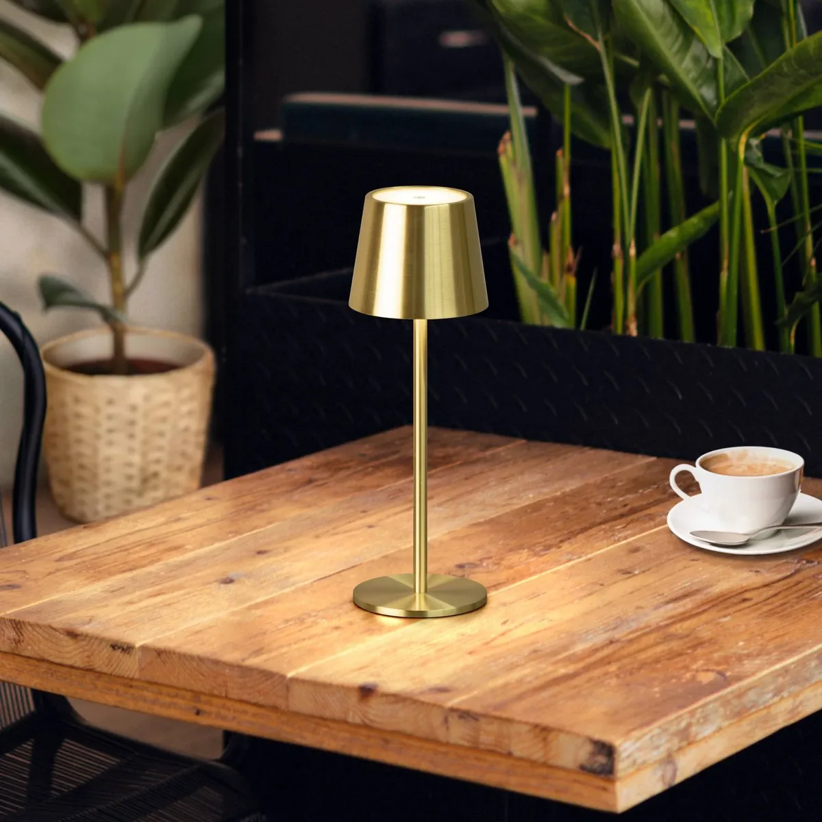 LED tafellamp Roxi, messingkleurig, metaal, IP54 dimbaar fra FH Lighting i Messing – produktbillede