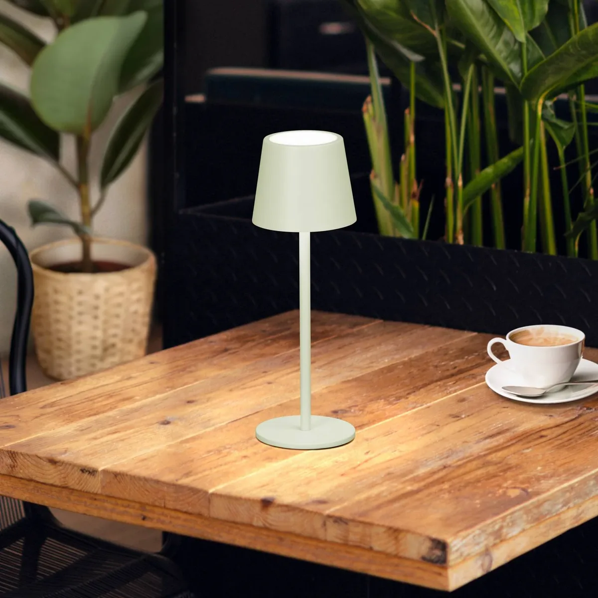 LED tafellamp Roxi, metaal, IP54, dimbaar de FH Lighting en Mintgroen – photo produit