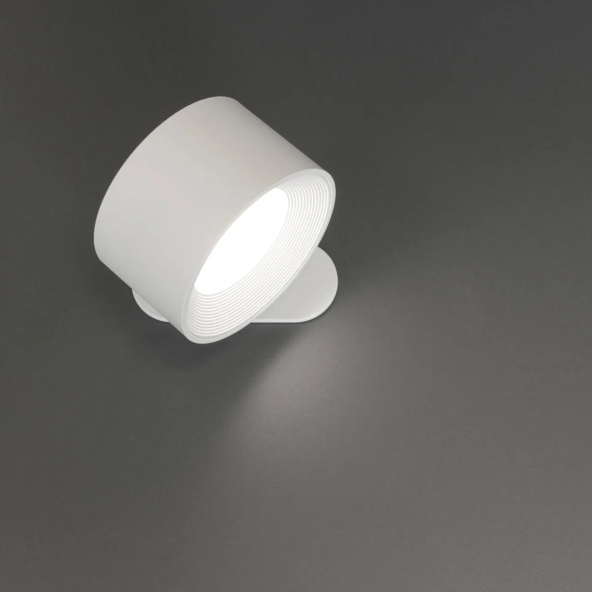 LED wandlamp Magnetics, wit, CCT, met magneet de FH Lighting en Zandwit – photo produit