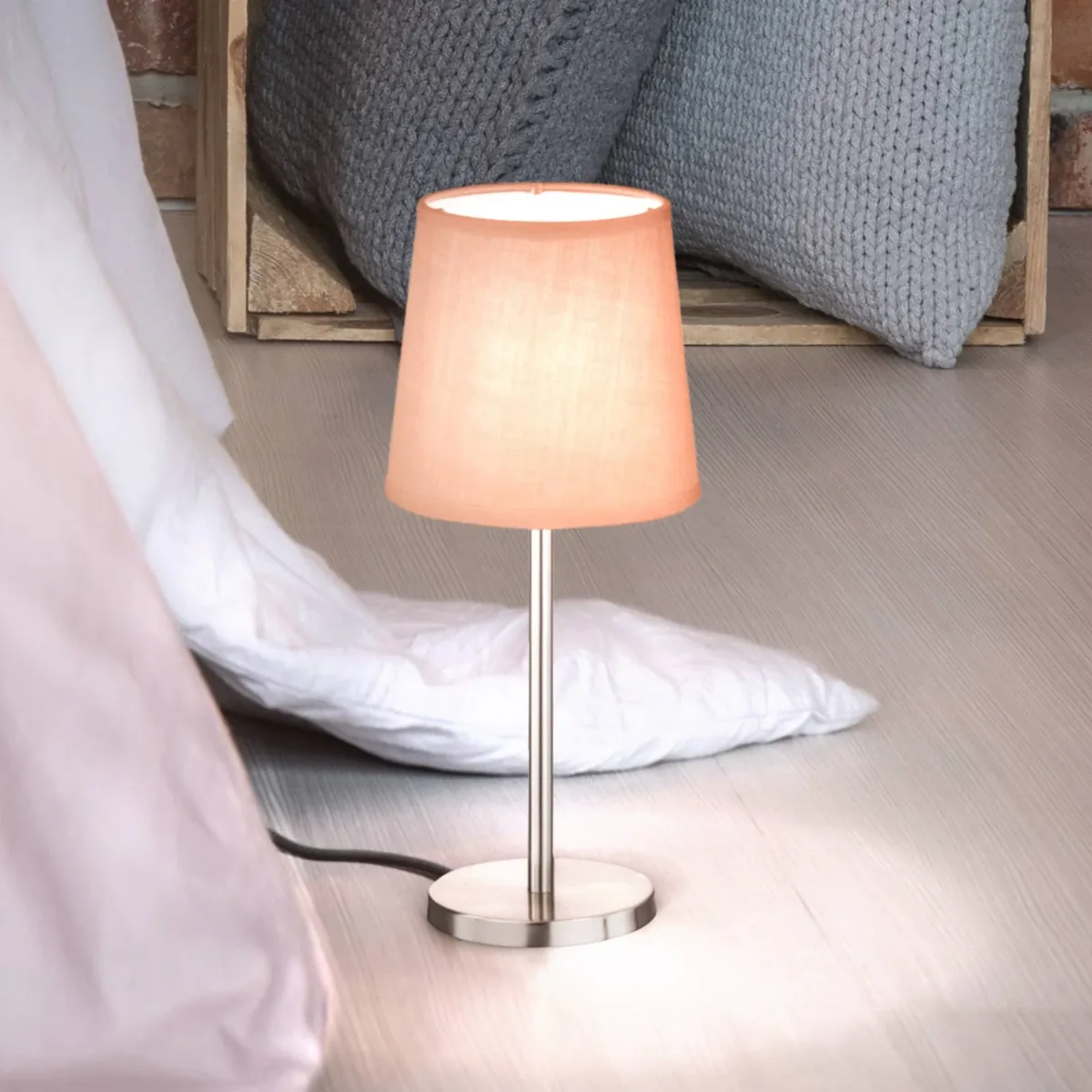 Tafellamp Eve linnen kap nikkel/roze de FH Lighting en Nikkel, Rose – photo produit