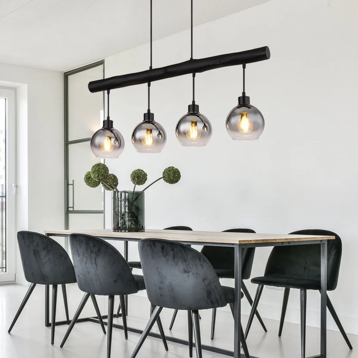 LED hanglamp houten balk hanglamp retro hout eetkamerlamp hanglamp 4 vlammen, zwart, rookglas, 4x 6W, 4x 806lm warm wit, LxBxH 85x15x120 cm de Globo en Gris – photo produit