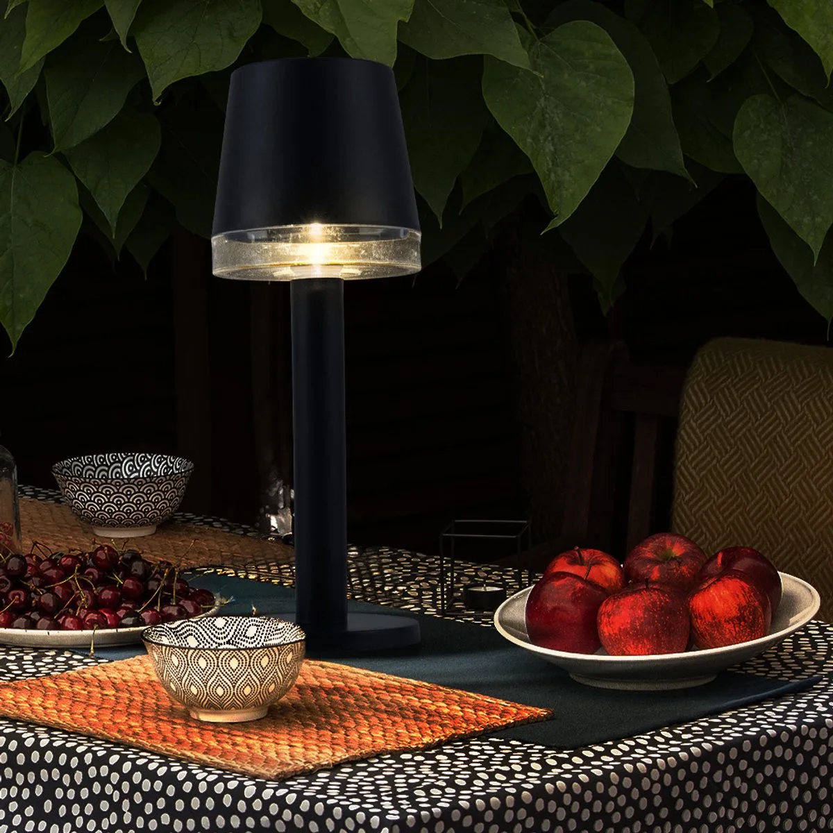 LED solarlamp Tafellamp Buitenlamp Patio lamp Tuinlamp, helder kunststof, oplaadbare batterij 6-8u IP44, 3000K warm wit, H 21,5 cm von Globo in Schwarz – Produktfoto