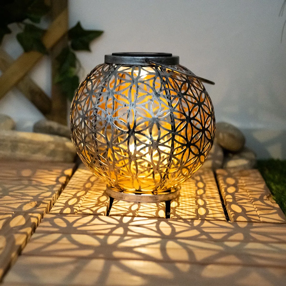 Solarlamp buiten solarlamp oosterse LED solar lantaarn buiten, lichteffect levensbloem, 1x LED warm wit, DxH 20x29 cm, terras tuin fra Globo i Sølv – produktbillede