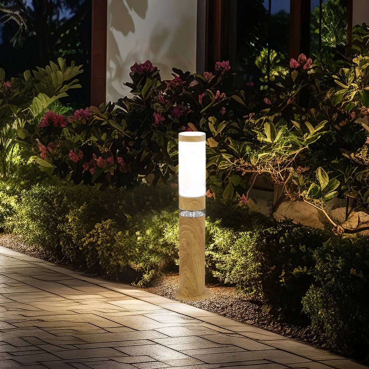 Voetstuklamp buiten rond voetstuklamp buiten roestvrij staal patio, houtlook met decoratieve LED, 1x E27, DxH 11,7 x 50 cm von Globo in Braun – Produktfoto