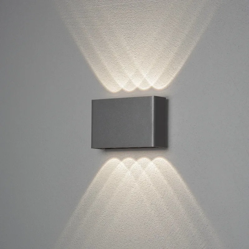 Chieri udendørs LED-væglampe 8 lyskilder, antracit fra Konstsmide i Antracit – produktbillede