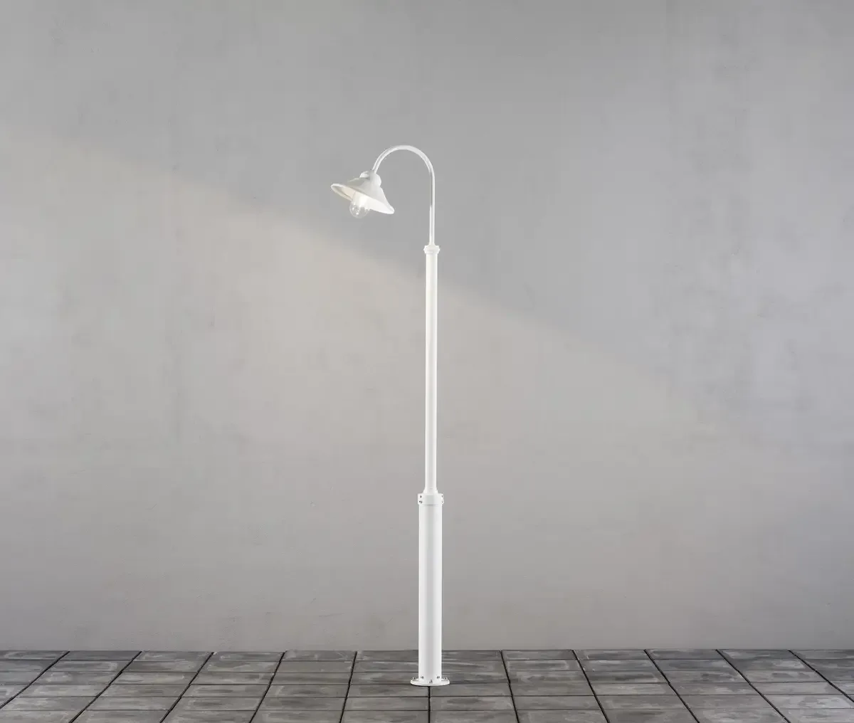 Konstsmide 560-250 Vega Außenstandleuchte Energiesparlampe, LED E27 60 W Weiß von Konstsmide in Weiß – Produktfoto