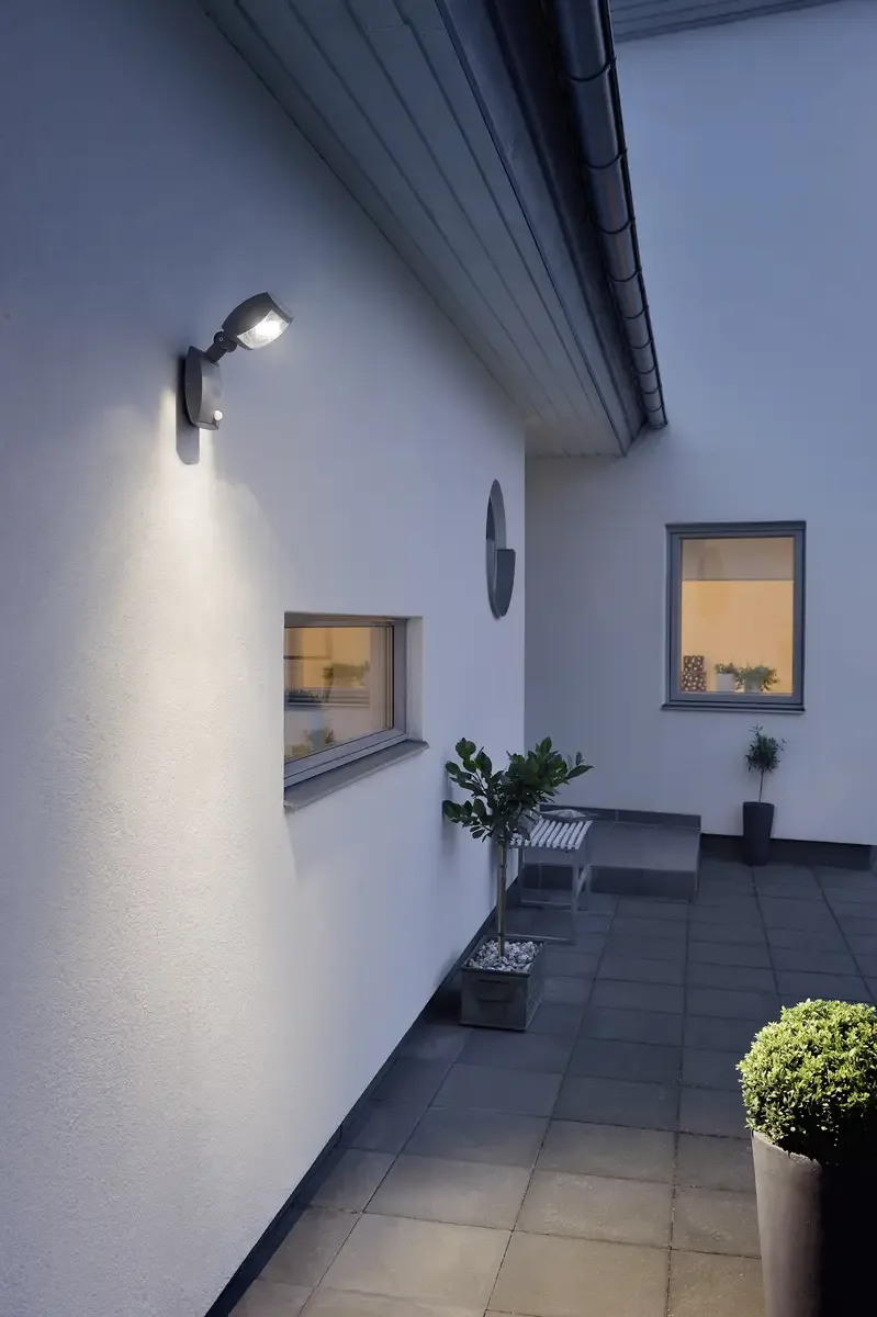 Applique LED extérieure avec détecteur de mouvement Konstsmide Latina Small 7937-370 LED intégrée anthracite de Konstsmide en Anthracite – photo produit