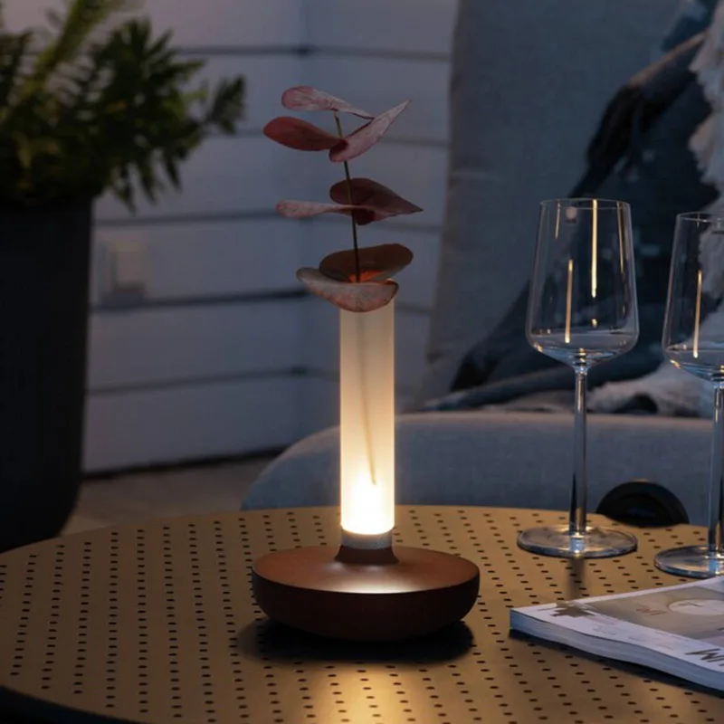 LED tafellamp Biarritz IP54 accu CCT roestbruin de Konstsmide en Roestbruin, Frosted – photo produit