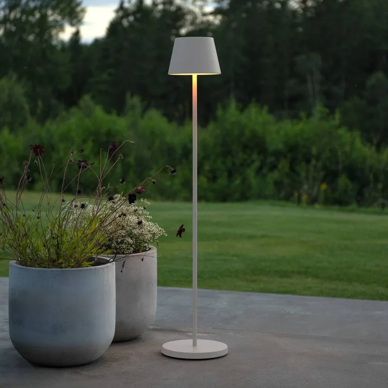 LED vloerlamp Pomezia, 124 cm, IP54, USB de Konstsmide en Blanc – photo produit