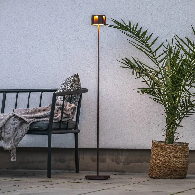 Mooie LED vloerlamp, aluminium, IP54, dimmer, CCT fra Konstsmide i Roestkleurig – produktbillede