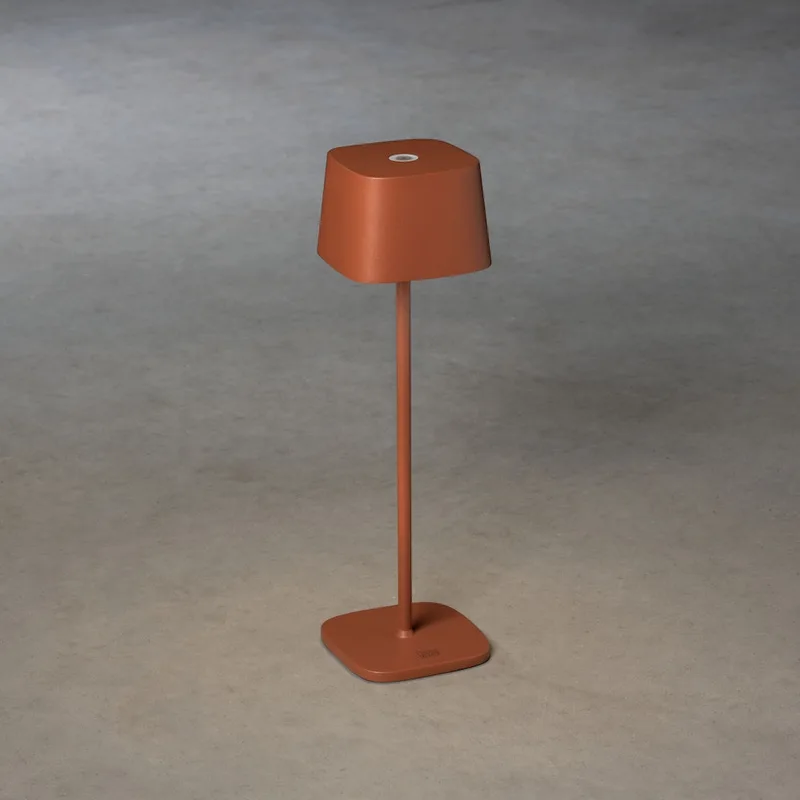 Tafellamp voor buiten | terracotta bruin | LED | IP54 | warm wit | oplaadbaar | Capri accu fra Konstsmide – produktbillede 2 af 3