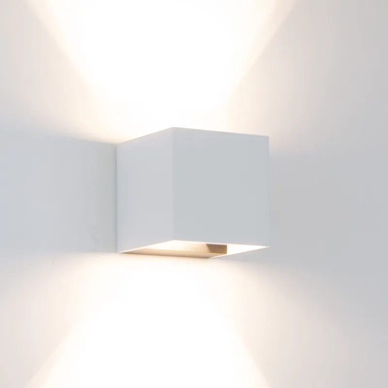 Reach Up&Down Muurlamp kubus met LED von KS Verlichting in Weiß – Produktfoto