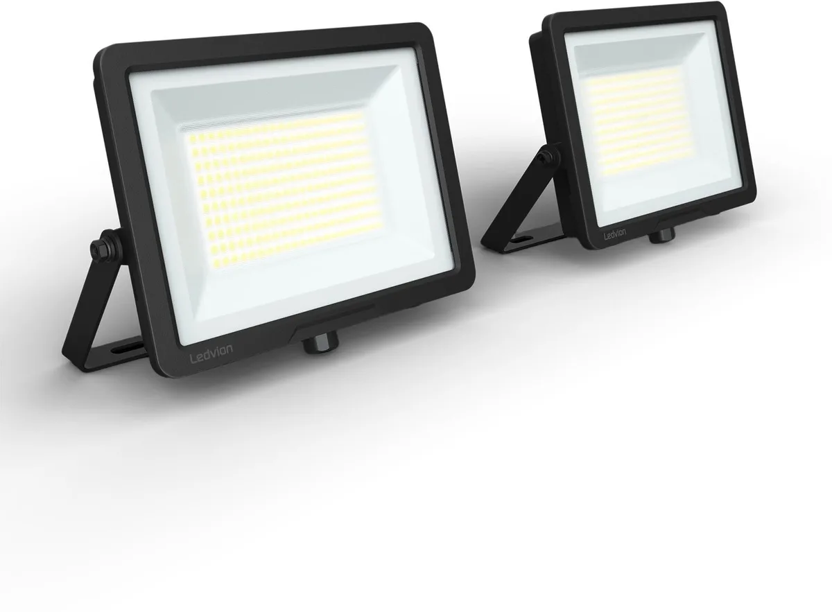 Ledvion - 2x Performance LED-schijnwerper buiten, IP66, 100W, 135lm/w, koel wit, 6500K, superhelder, breedstraler, buitenlamp de Ledvion en Noir – photo produit
