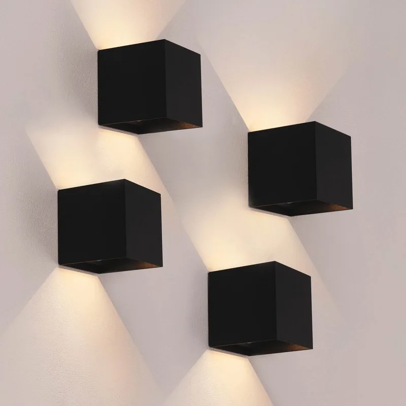 Ledvion - 4x USB Oplaadbare Wandlamp met Sensor – 4400 mAh – Draadloos – IP44 – Binnen & Buiten – Warm Wit Licht de Ledvion en Noir – photo produit