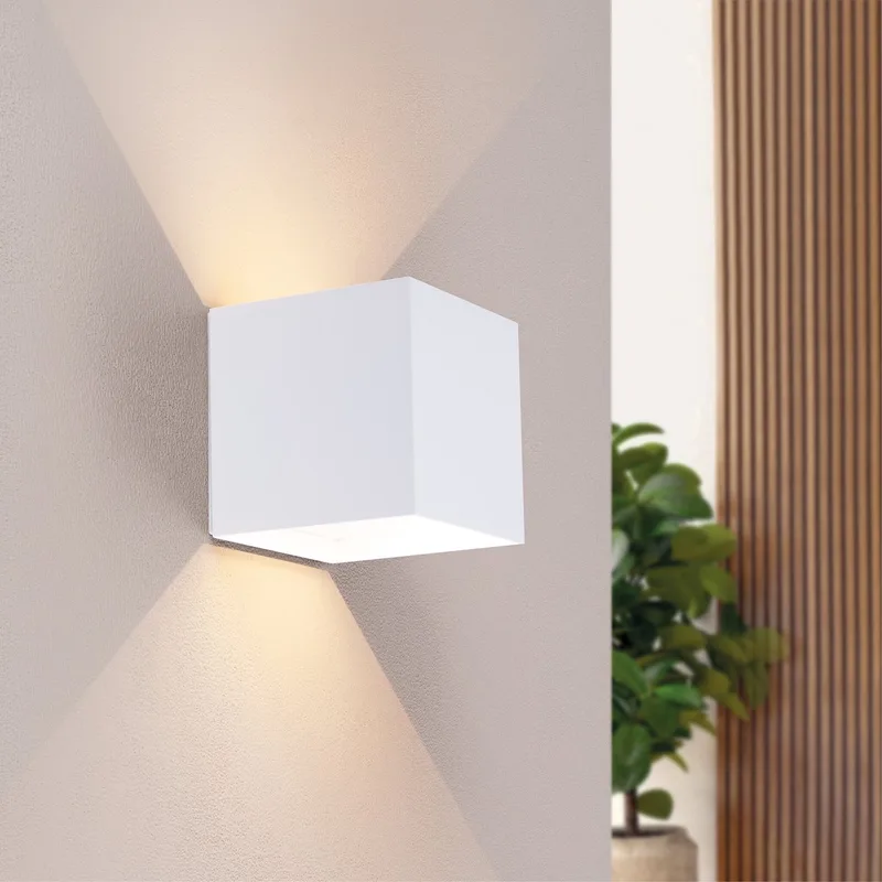 Ledvion - 4x USB Oplaadbare Wandlamp met Sensor – 4400 mAh – Wit – Draadloos – IP44 – Binnen & Buiten – Warm Wit Licht fra Ledvion i Hvid – produktbillede