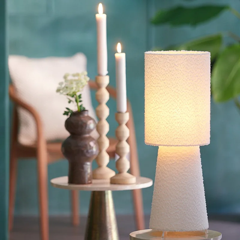Tafellamp Mikkel Bouclé fra Light & Living i Creme – produktbillede