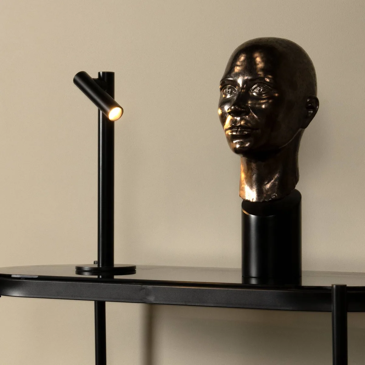 Antrim LED tafellamp, 1-lamp, IP54, dimbaar från Lucide i Svart – produktbild 2 av 5