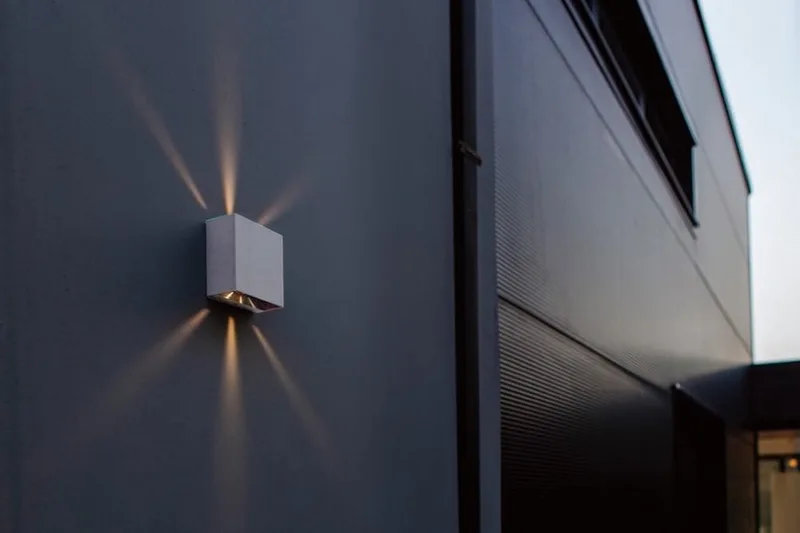 Gemini Beams - Dubbele LED wandlamp up & down voor buiten de Lutec en Blanc – photo produit