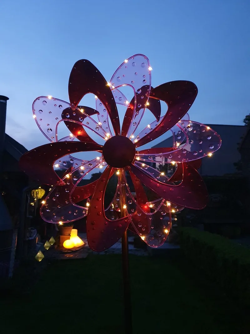Solar Led verlichting Luxform LED windmolen zonne-energie doorsnee 85cm fra Luxform i Roos – produktbillede