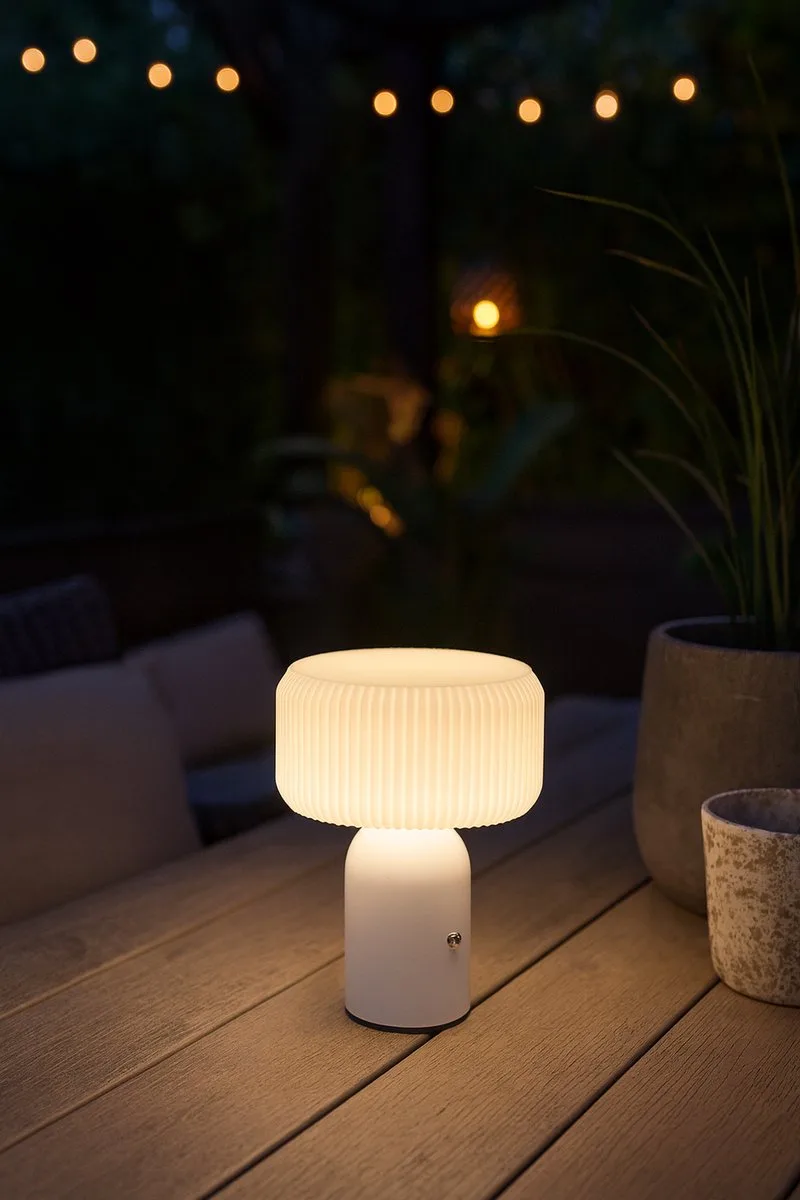 USB 1x Nazaré table lamp, 80LM, 1xPDQ fra Luxform i Hvid – produktbillede