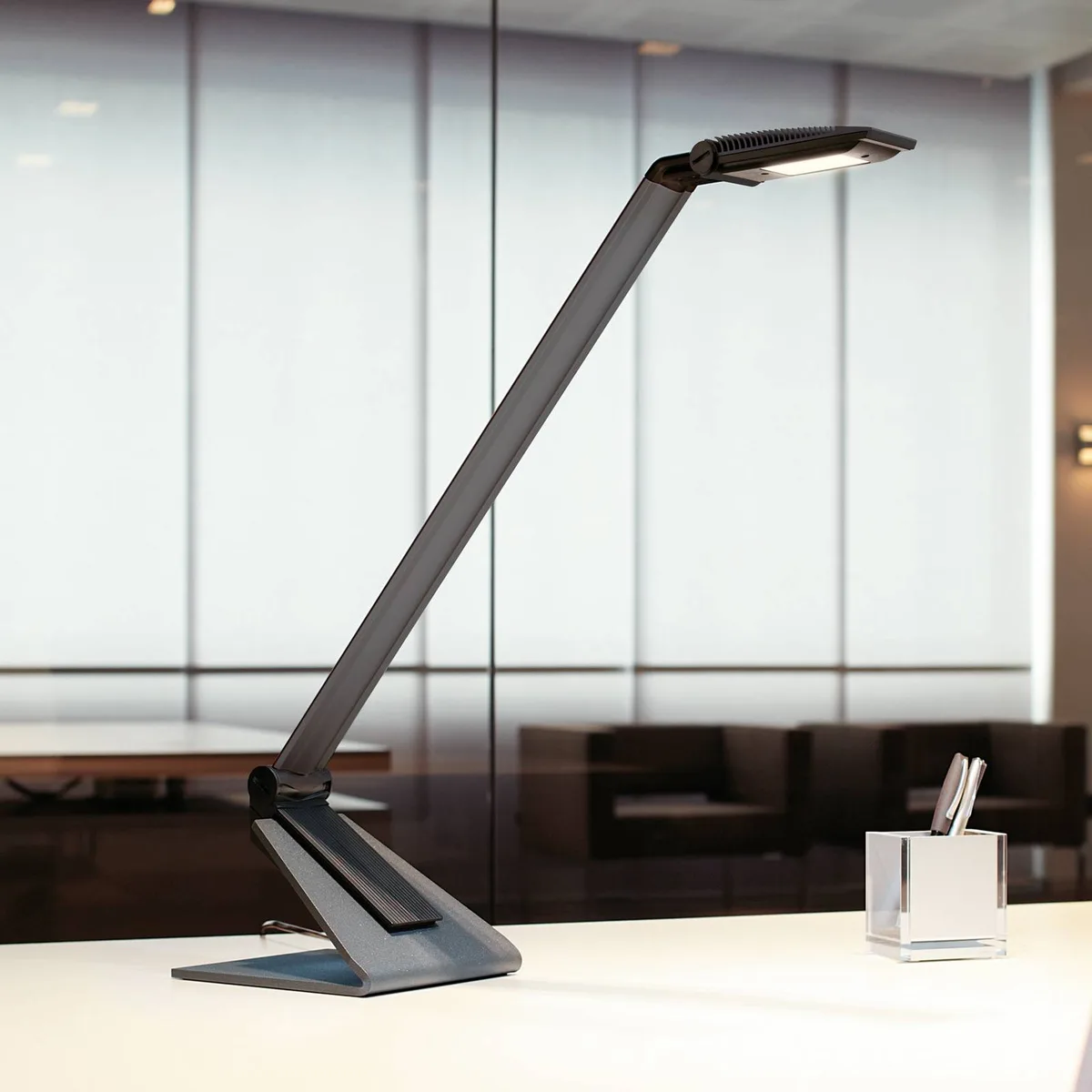 LED bureaulamp MAULsolaris, hoogte 64 cm de Maul en Anthracite – photo produit