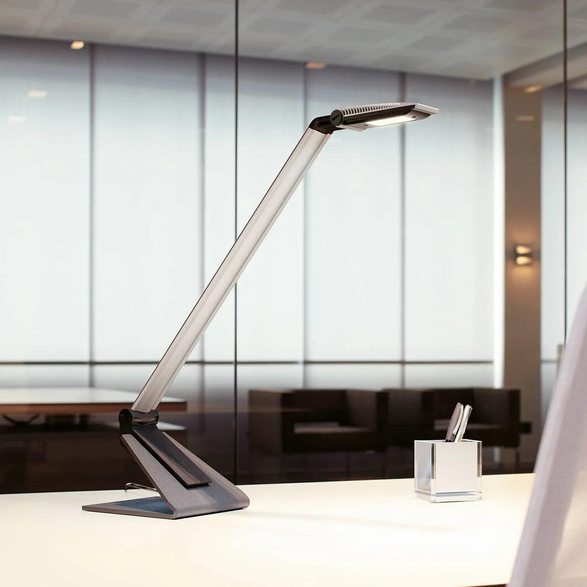 LED bureaulamp MAULsolaris, hoogte 64 cm de Maul en Argent – photo produit