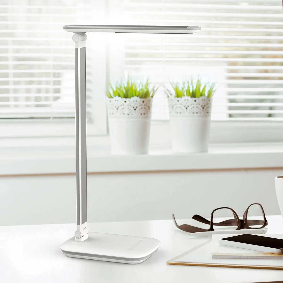 LED tafellamp MAULjazzy, hoogte 43 cm, dimbaar USB-poort de Maul en Blanc – photo produit