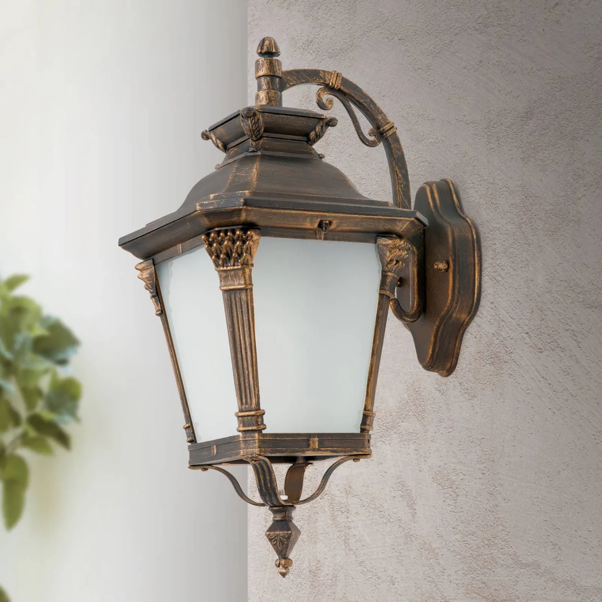 Buitenwandlamp Aiko, antiek afgewerkt, hanglamp de Orion en Messing gepatineerd, Wit gesatineerd – photo produit