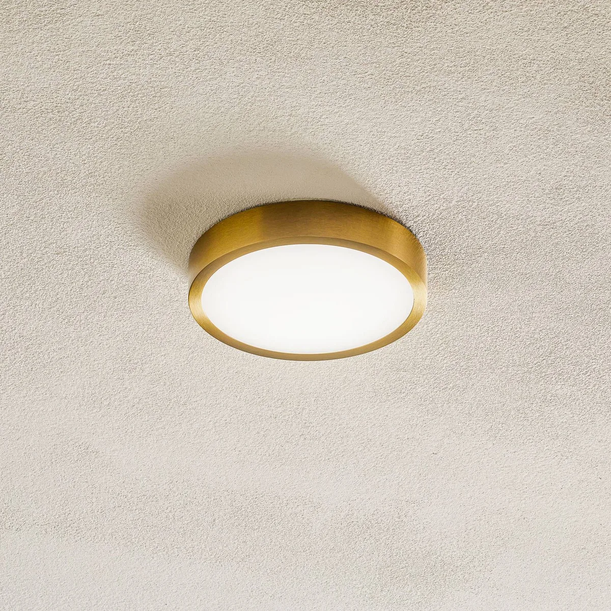 Bully LED plafondlamp met patinalook, Ø 14 cm von Orion in Antiek messing, Weiß – Produktfoto