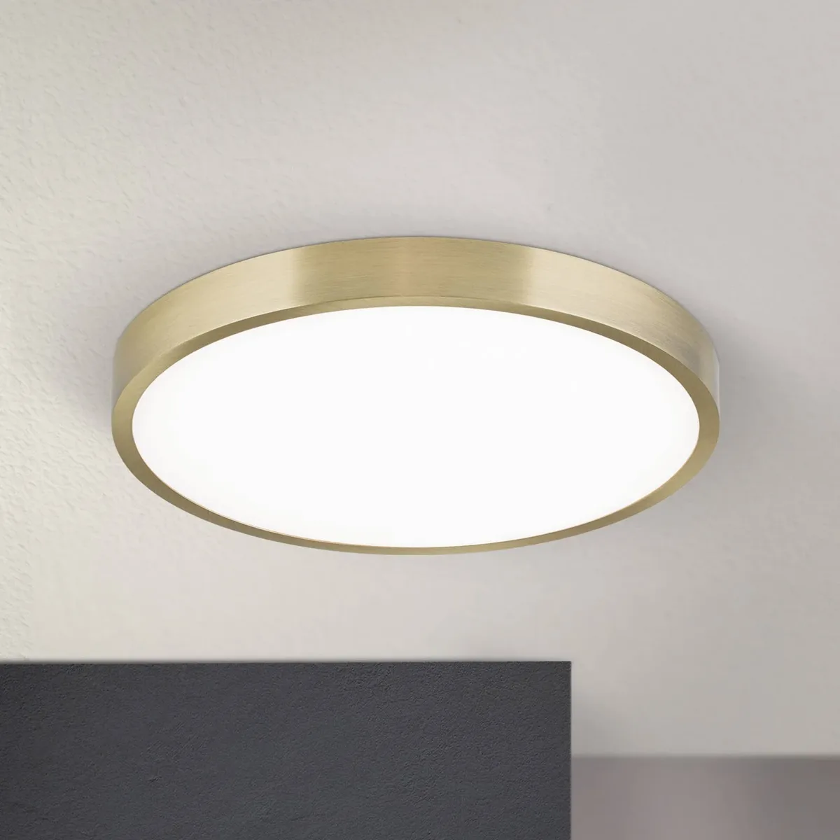 LED-Deckenleuchte Bully mit Patina-Optik, Ø 28 cm von Orion in Antiek messing, Weiß – Produktfoto