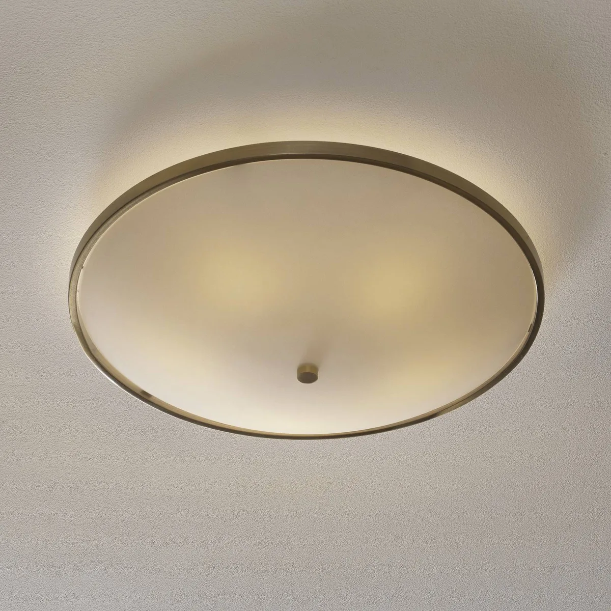 Fijne plafondlamp TALYA, 56,5 cm von Orion in Oud-messing, Weiß – Produktfoto