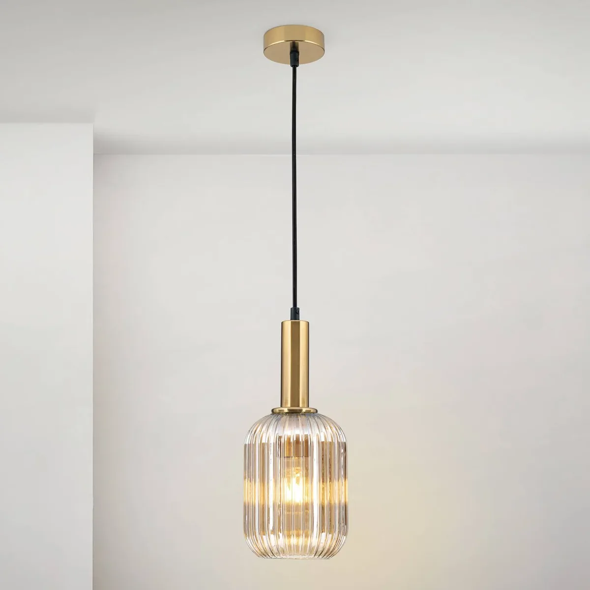 Hanglamp Carneval, antiek messing/amber, Ø 14 cm, glas de Orion en Oud messing, Barnsteen – photo produit