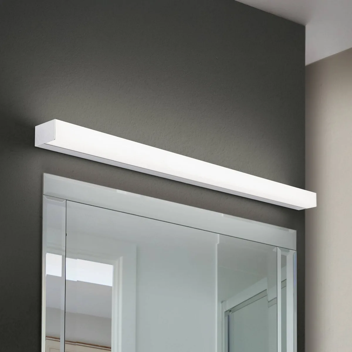 Horizon LED spiegellamp, breedte 90 cm, chroom, IP44 by Orion in Chrome, Opaal mat – product photo