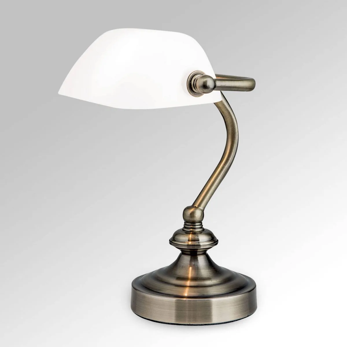 Klassieke bankier tafellamp Zora met glazen kap van Orion in Antiek messing, Opaalwit – productfoto
