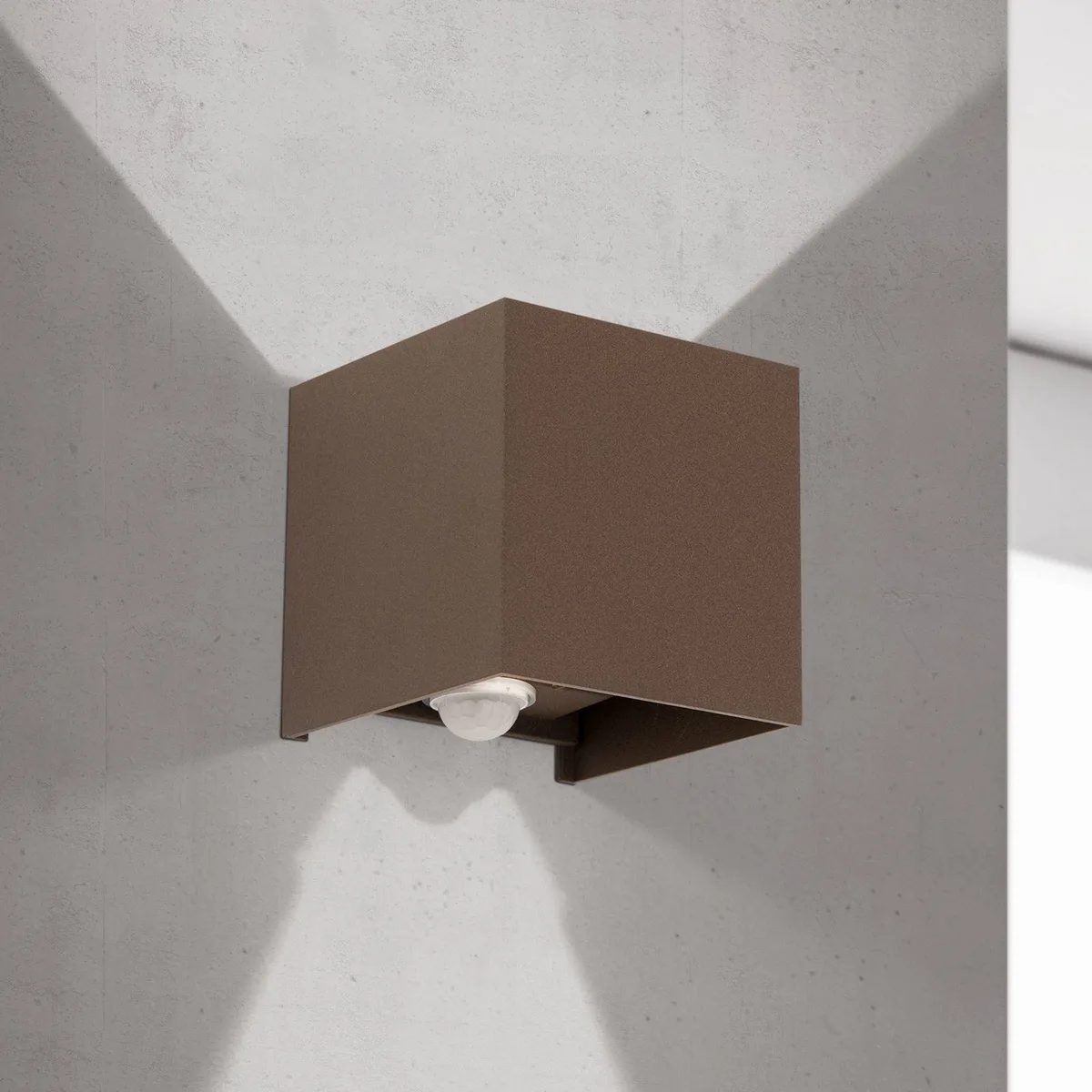 LED buiten wandlamp Cube-S, metaal, sensor från Orion i Corten – produktbild