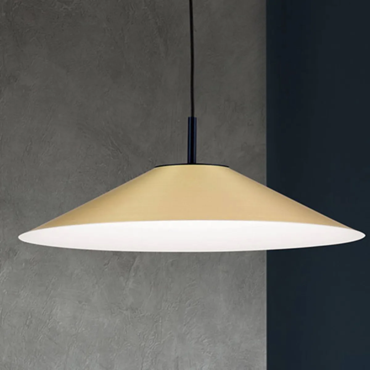LED hanglamp Gourmet, kap messing-mat de Orion en Mat messing, Noir – photo produit