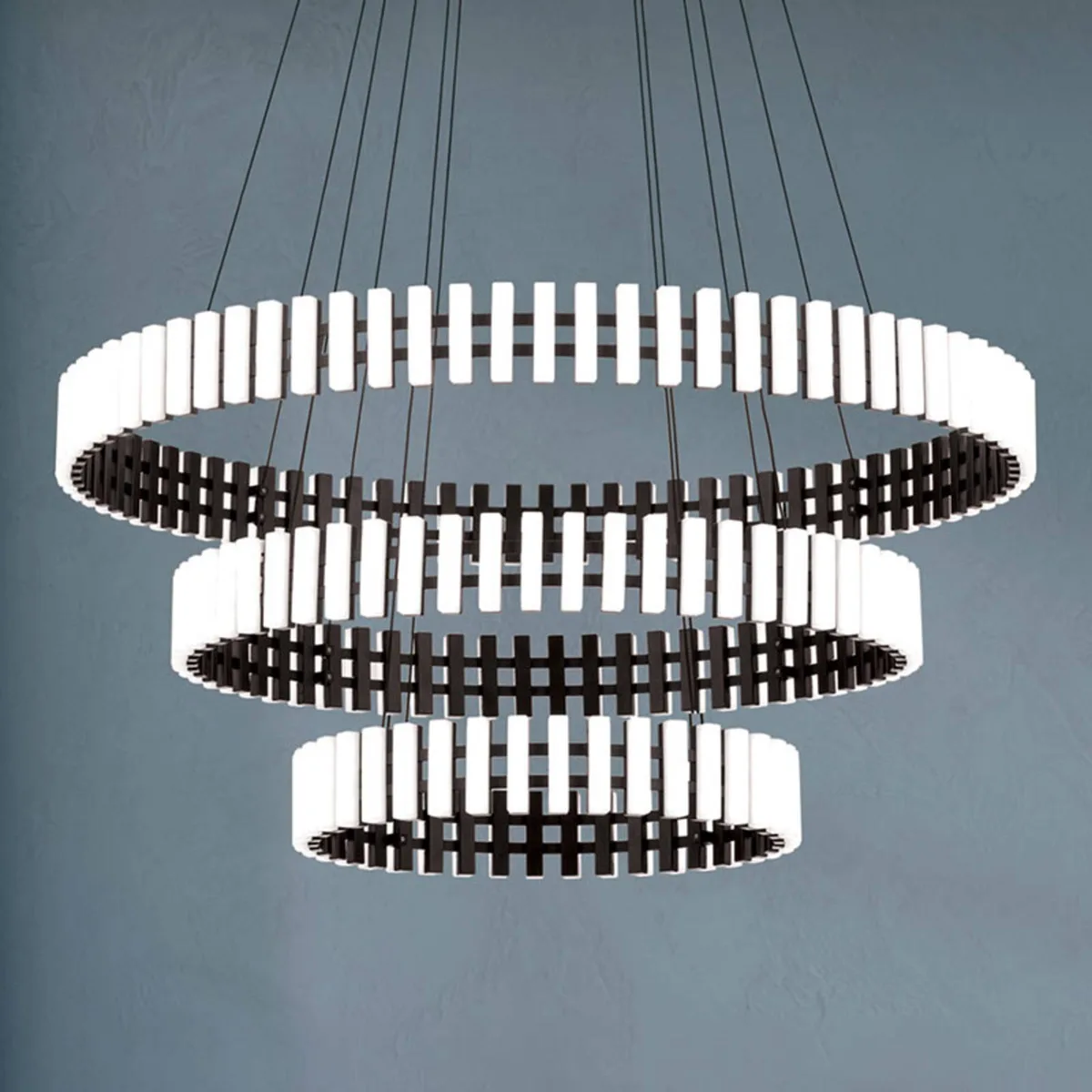 Mansion LED-pendellamp, dæmpbar fra Orion i Mat zwart, Opaal – produktbillede