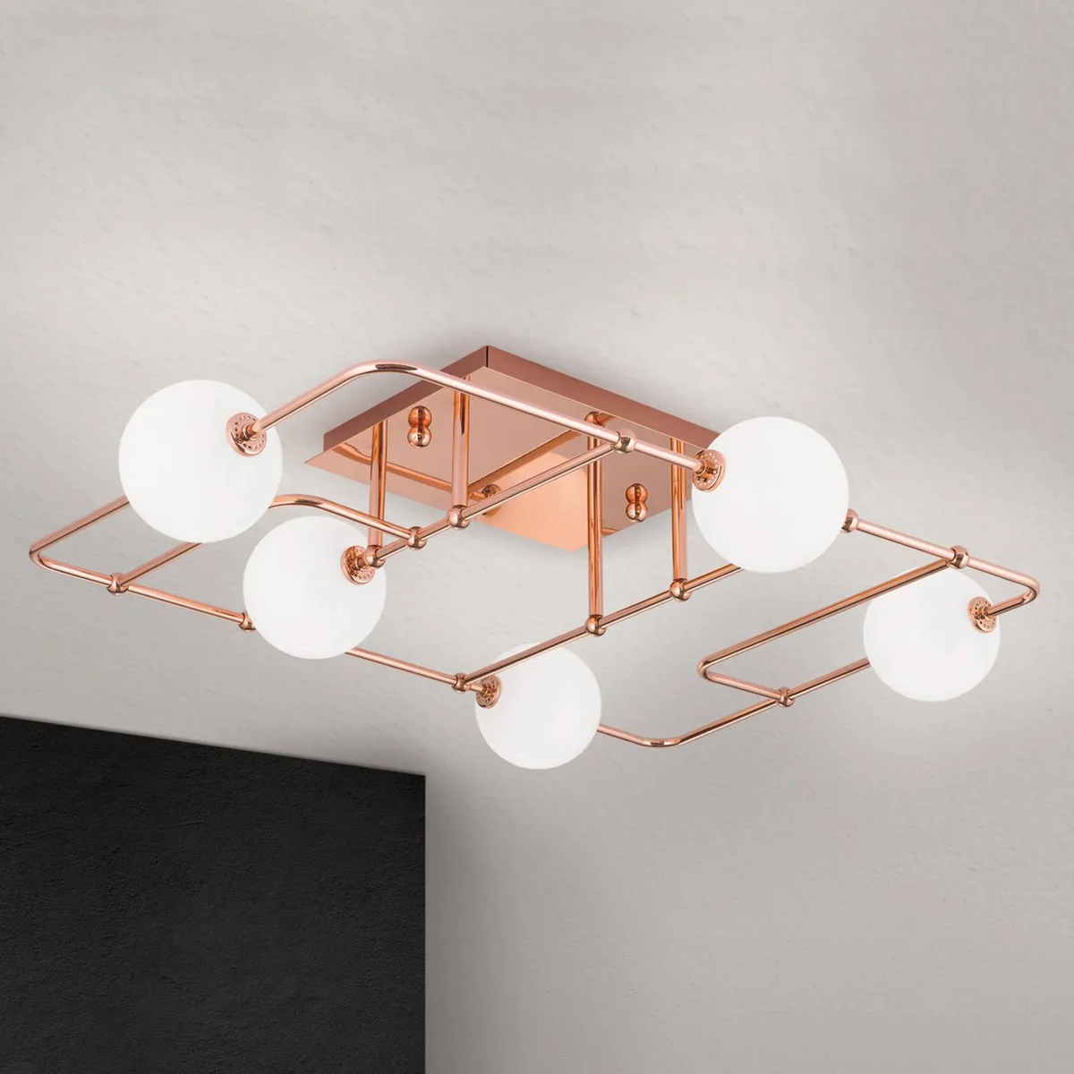 LED plafondlamp Pipes in koper met glasbollen von Orion in Kupfer, Weiß – Produktfoto
