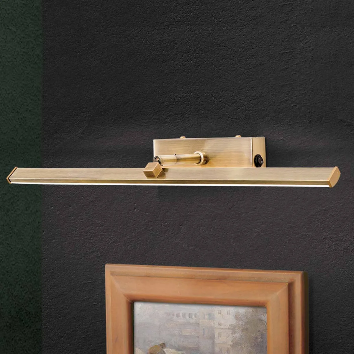 LED schilderijlamp Suren in antiek messing, 50 cm de Orion en Antiek messing, Gesatineerd – photo produit