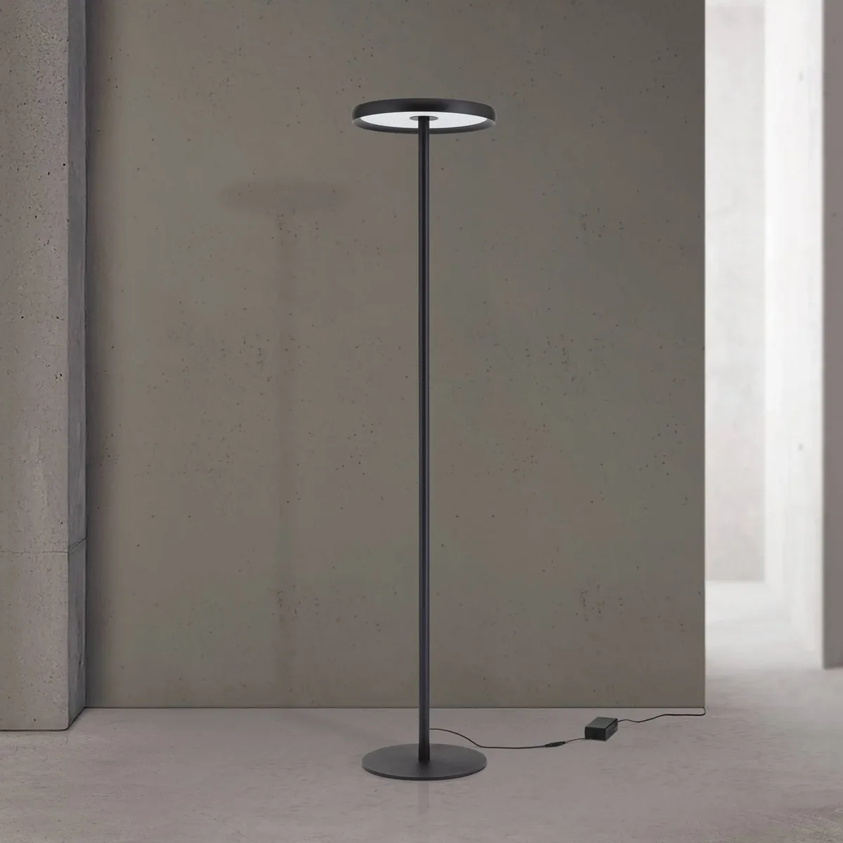 LED vloerlamp KANT, hoogte 185 cm, CCT, dim up/down von Orion in Schwarz – Produktfoto