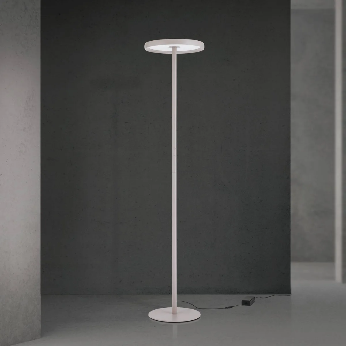 LED vloerlamp KANT, hoogte 185 cm, CCT, dimbaar, omhoog/omlaag von Orion in Kaki – Produktfoto
