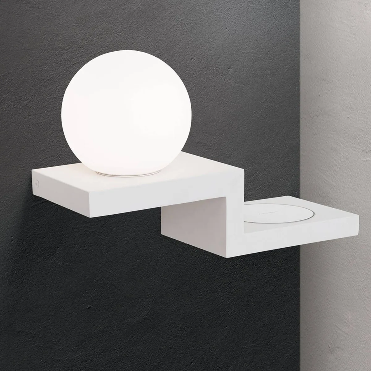 LED-vägglampa Snowball med trådlös laddare von Orion in Weiß – Produktfoto
